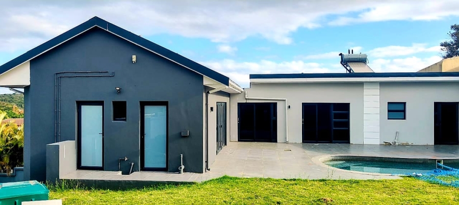 4 Bedroom Property for Sale in Blue Bend Eastern Cape